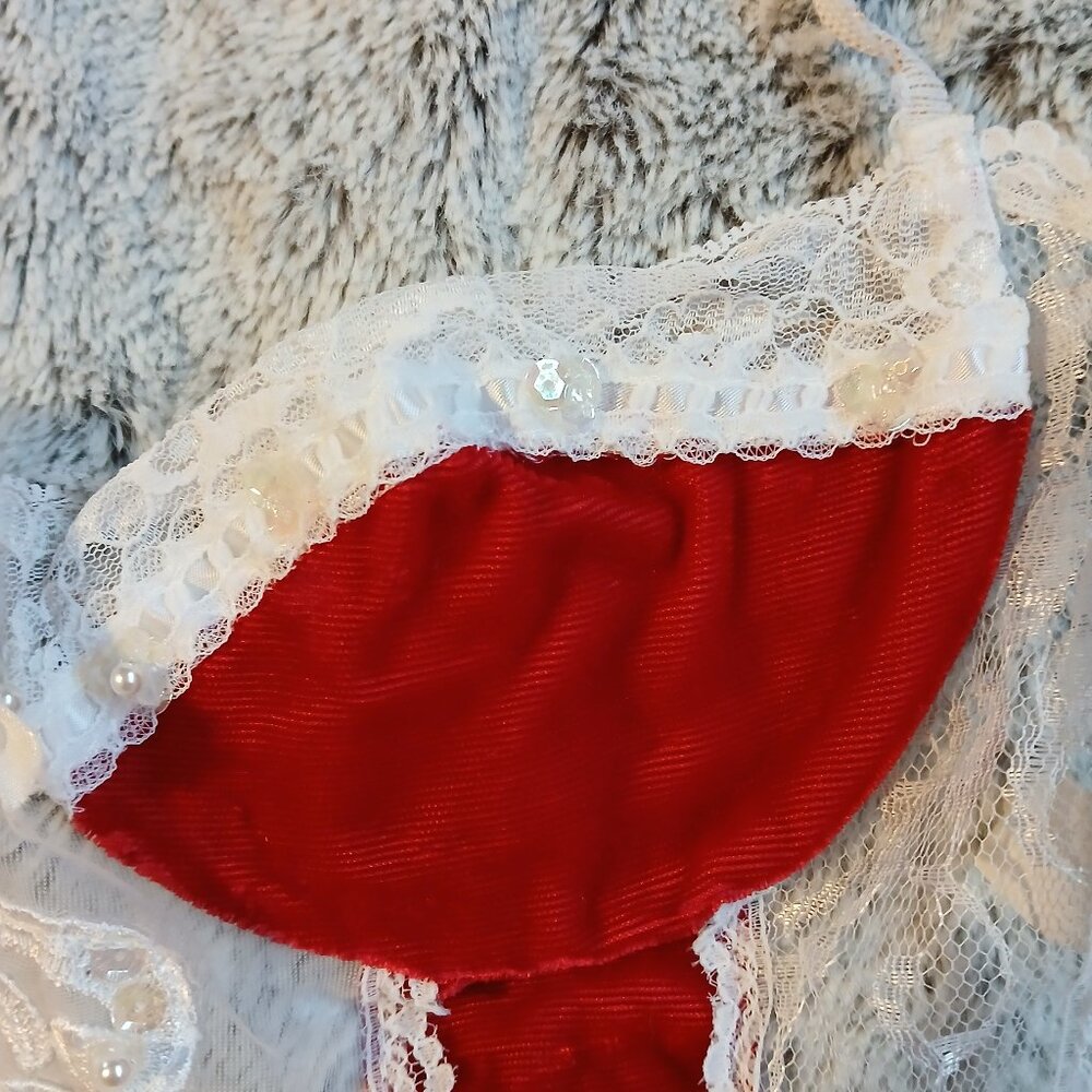 Vintage Women's Velvet Like Red White Floral Lace  Teddy GUC - Picture 4 of 7